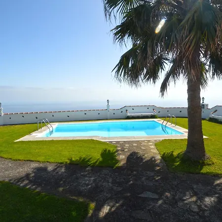 בית כפרי Simon *