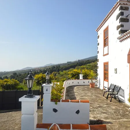 בית כפרי Simon *